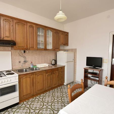 Apartment Damir Примоштен Екстер'єр фото
