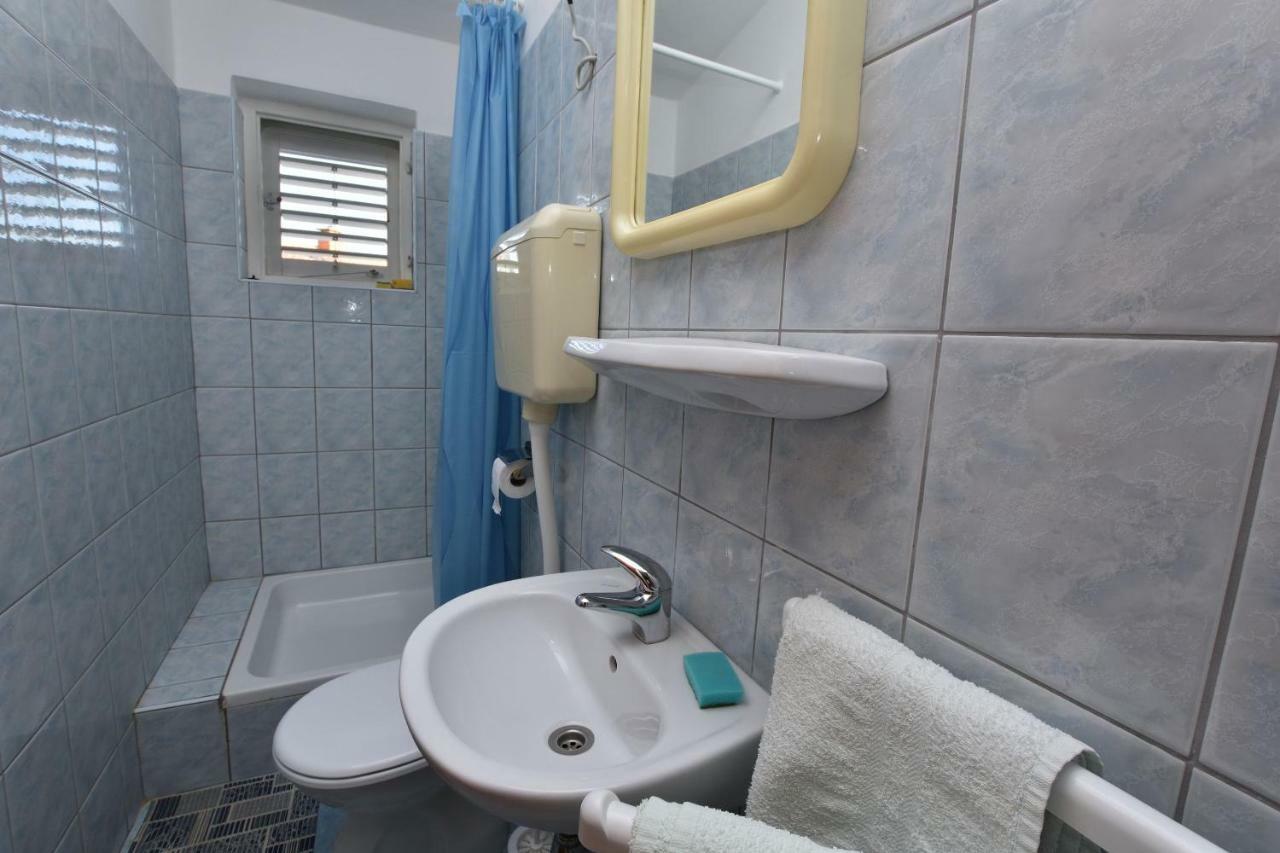 Apartment Damir Примоштен Екстер'єр фото