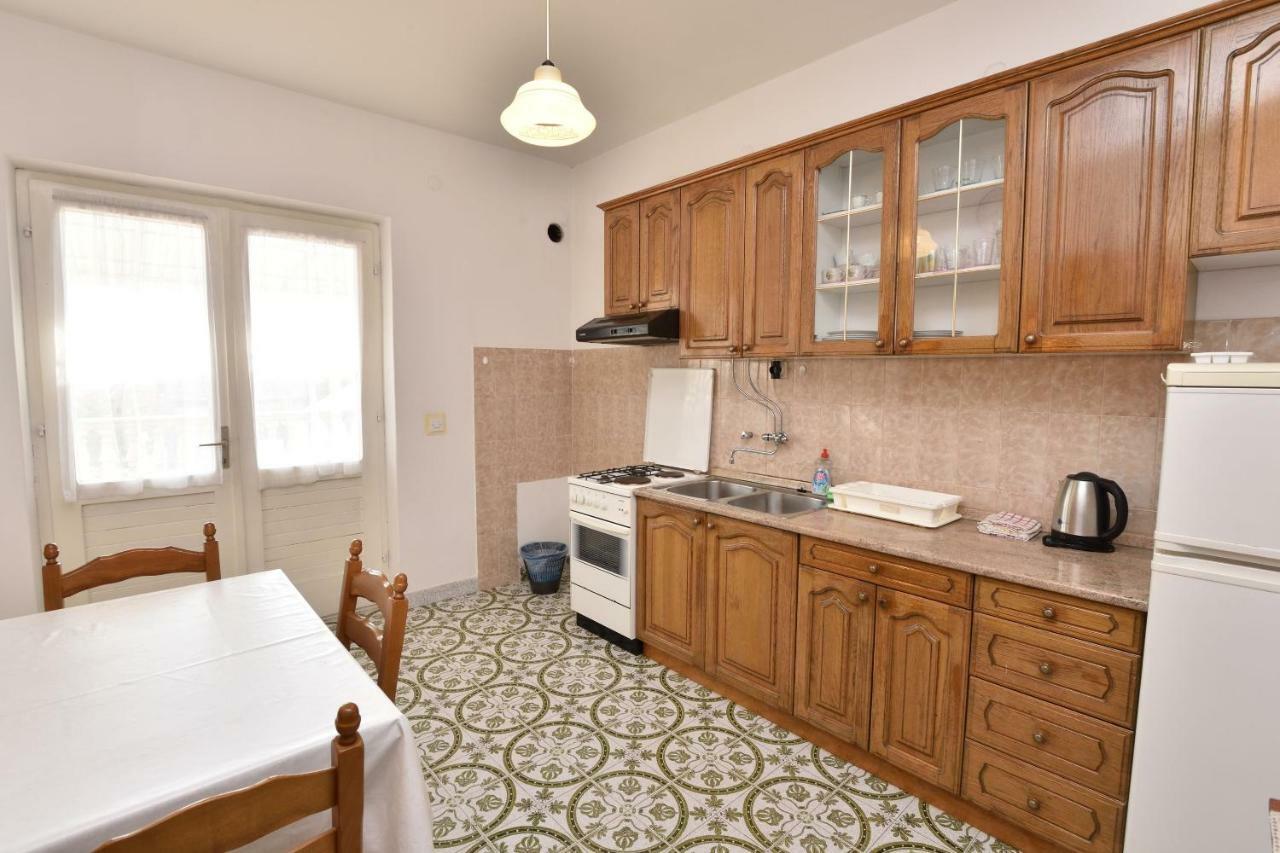 Apartment Damir Примоштен Екстер'єр фото