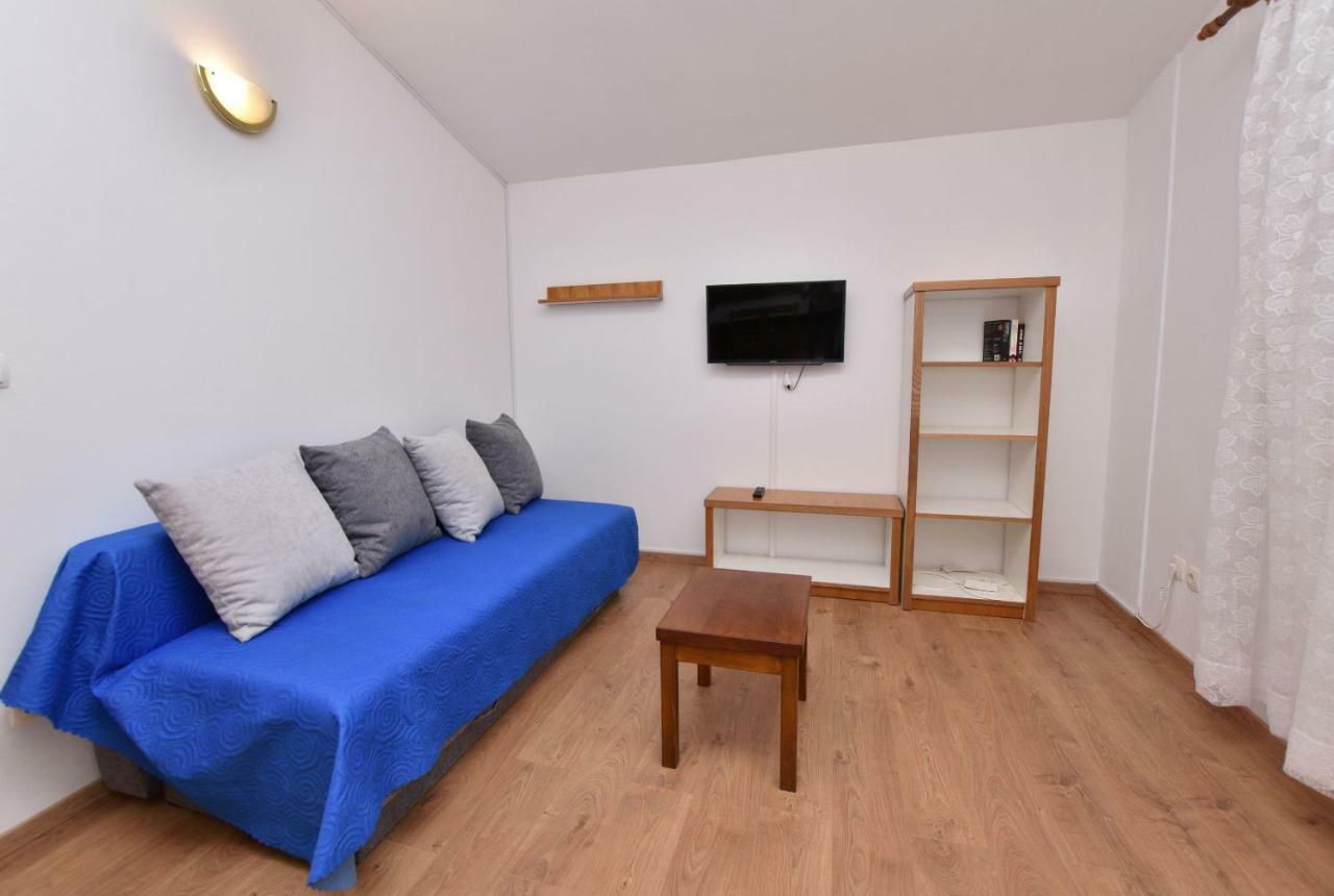 Apartment Damir Примоштен Екстер'єр фото