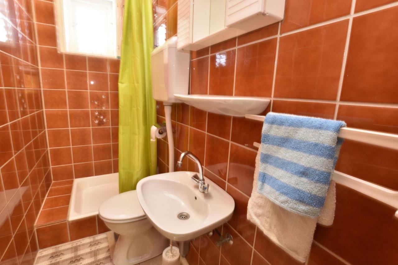 Apartment Damir Примоштен Екстер'єр фото