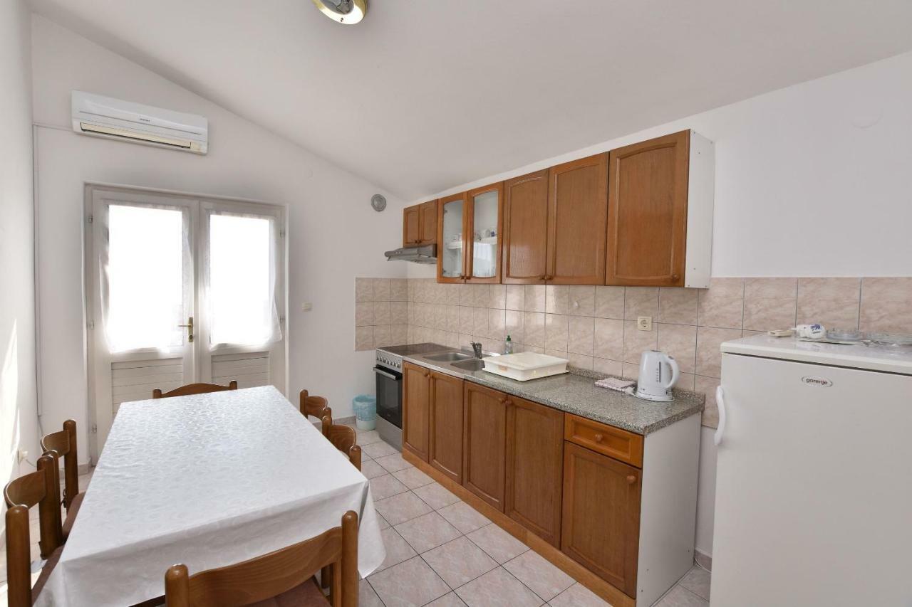 Apartment Damir Примоштен Екстер'єр фото