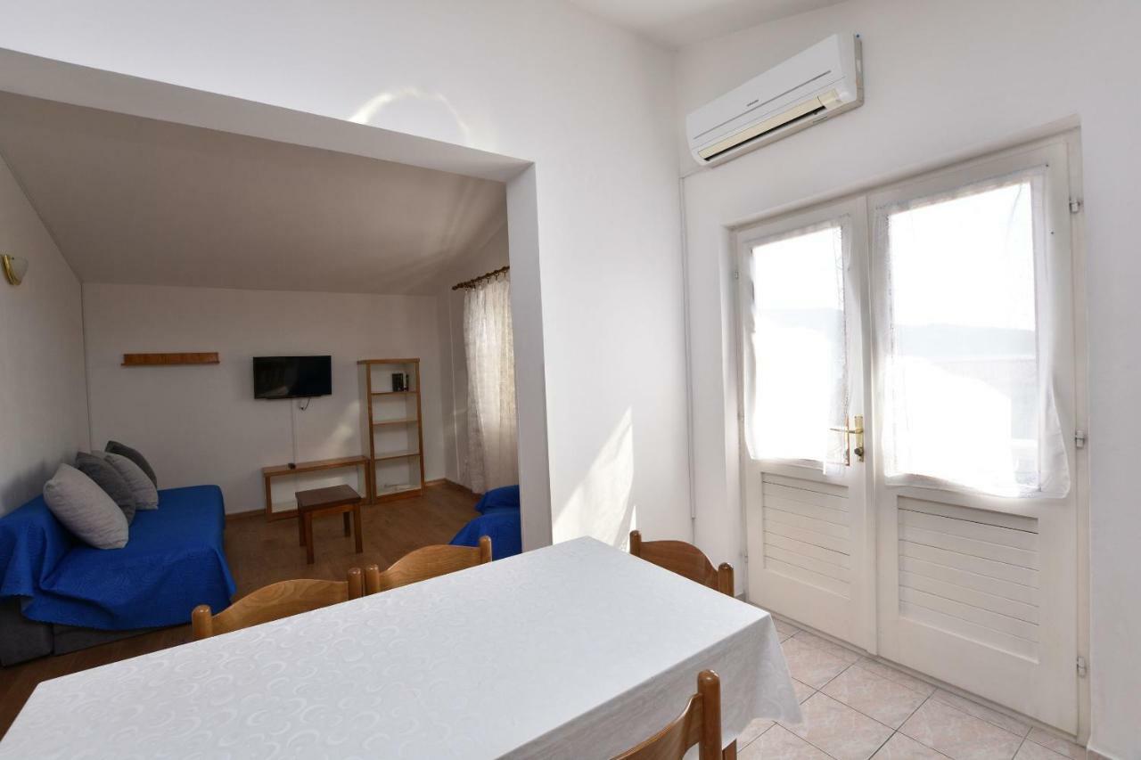 Apartment Damir Примоштен Екстер'єр фото