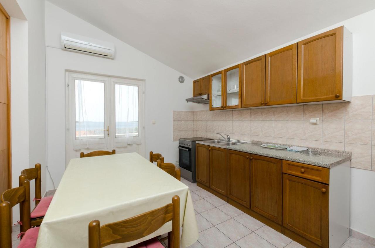 Apartment Damir Примоштен Екстер'єр фото